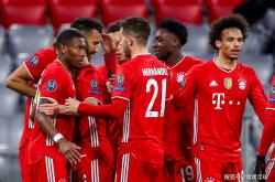 爱游戏体育网站-科隆队球员放松心情，备战未来比赛