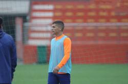 爱游戏体育地址-外援迸发个人能力，领队伍赢得关键战