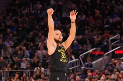 爱游戏登录-关于库里受伤无碍，率领勇士逆袭的信息