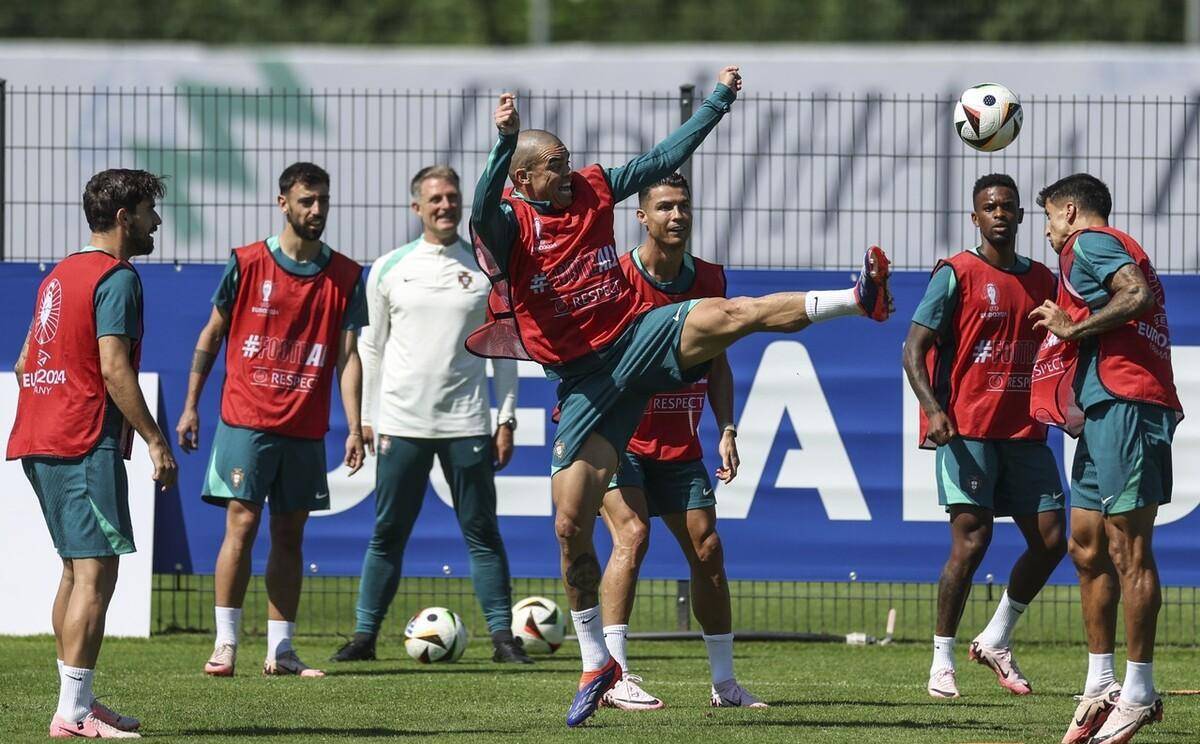 葡萄牙球员士气高涨轻松取胜(葡萄牙球员士气高涨轻松取胜视频) 葡萄牙球员士气高涨轻松取胜(葡萄牙球员士气高涨轻松取胜视频)