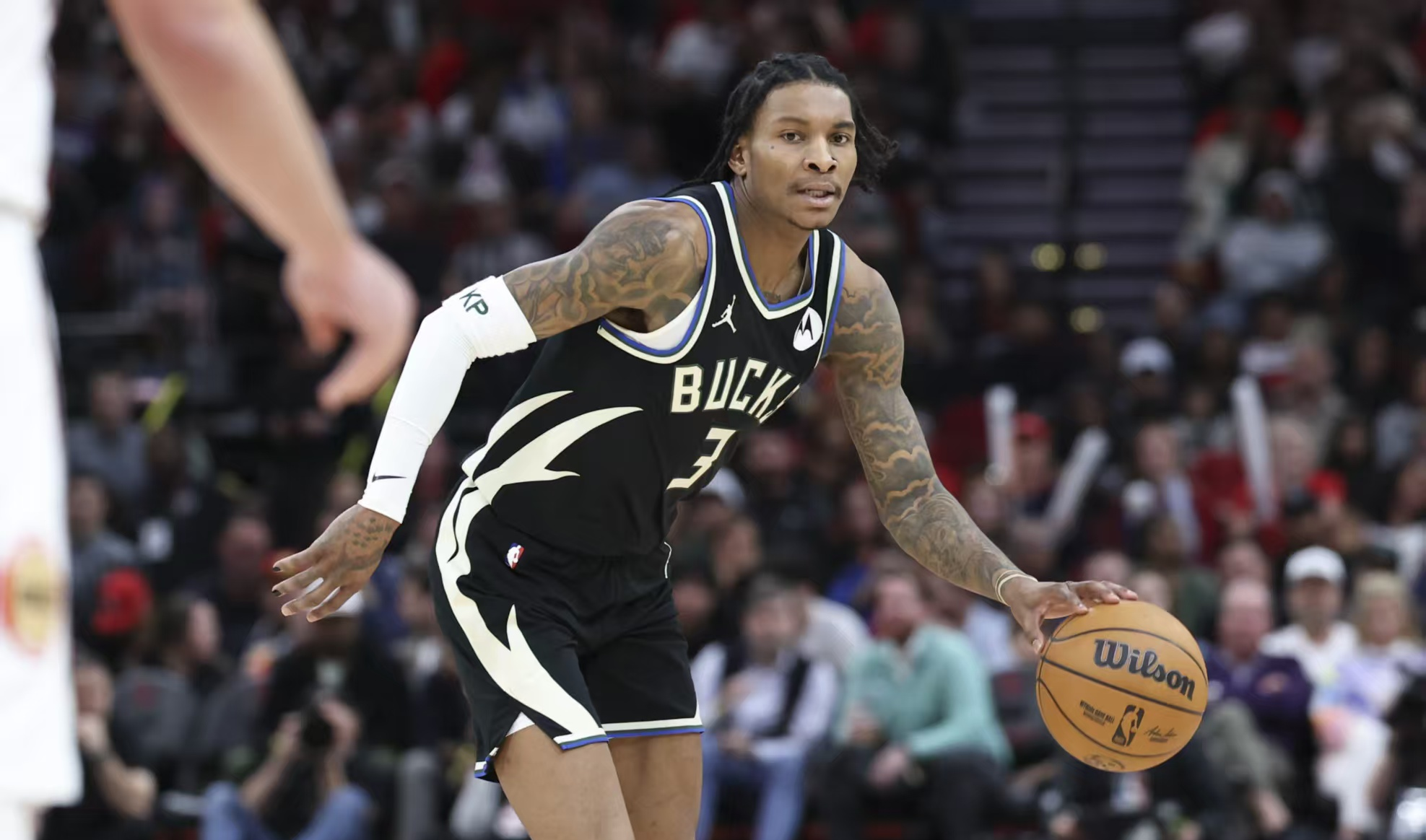 雄鹿队新援接受媒体采访,谈加盟感受的简单介绍 雄鹿队新援接受媒体采访,谈加盟感受的简单介绍