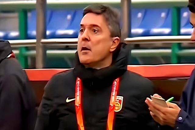 科隆队教练组力求提高球员战术素养的简单介绍 科隆队教练组力求提高球员战术素养的简单介绍