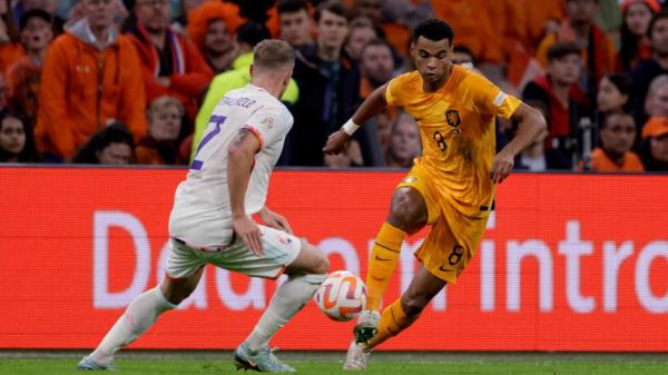 包含荷兰向意大利发起挑战,争夺小组头名位置的词条 包含荷兰向意大利发起挑战,争夺小组头名位置的词条