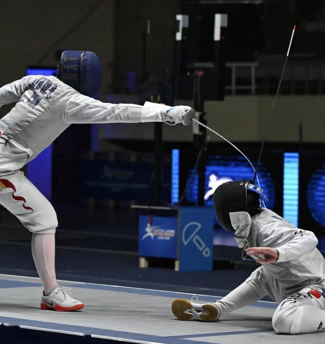 俄罗斯击剑选手展现出色实力,冲刺冠军(俄罗斯击剑选手展现出色实力,冲刺冠军是谁) 俄罗斯击剑选手展现出色实力,冲刺冠军(俄罗斯击剑选手展现出色实力,冲刺冠军是谁)