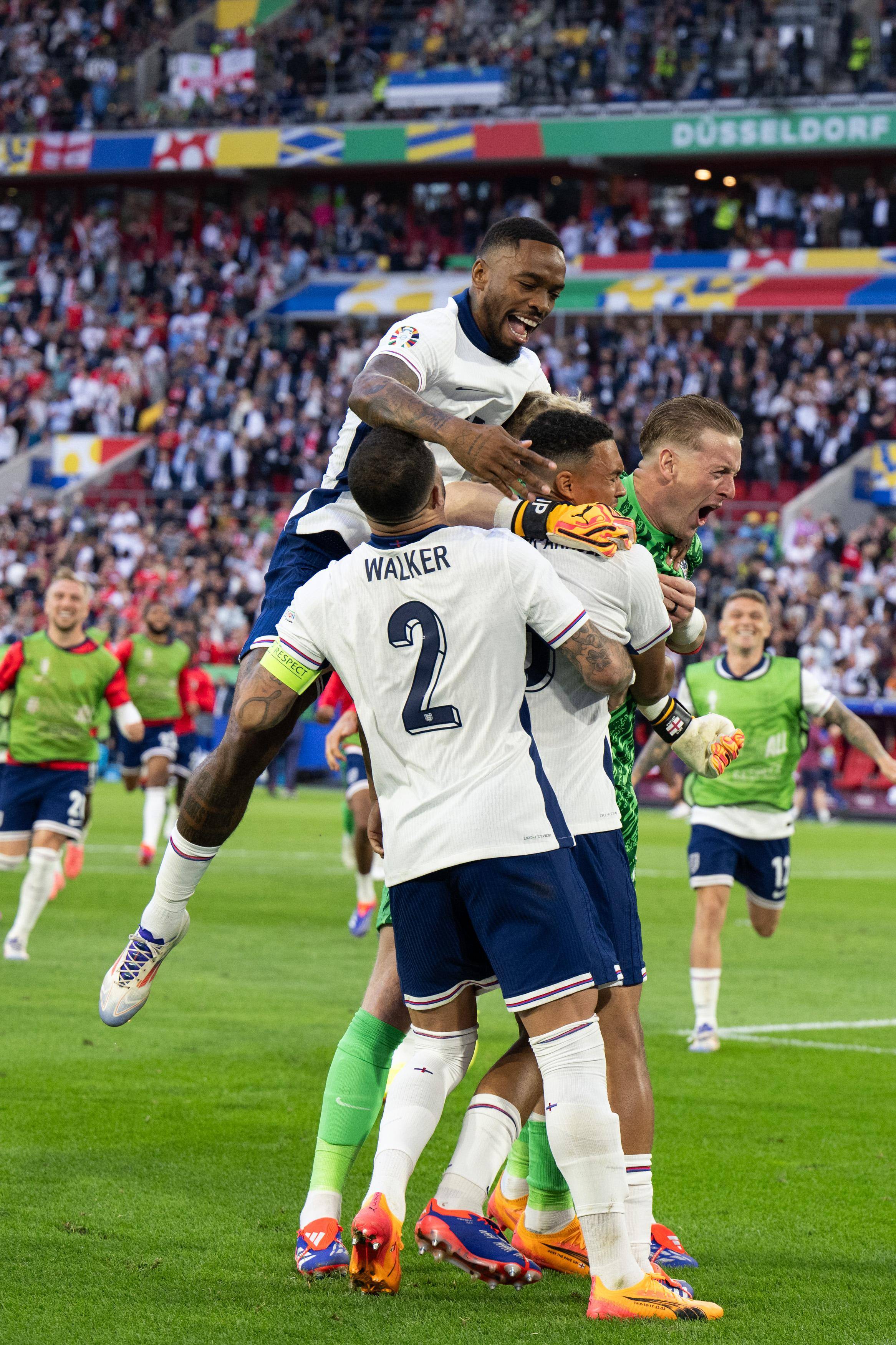 英格兰球员在欧洲足球赛事中取得胜利 英格兰球员在欧洲足球赛事中取得胜利