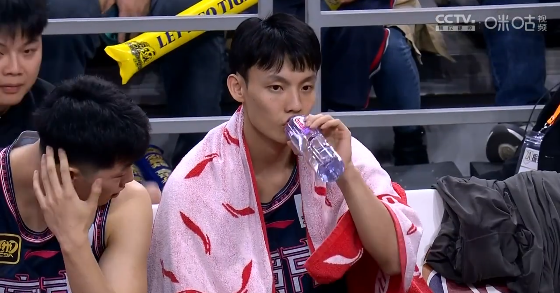 广东队成为本场最大亮点,全国篮球锦标赛瞬间破防,三杀的简单介绍 广东队成为本场最大亮点,全国篮球锦标赛瞬间破防,三杀的简单介绍