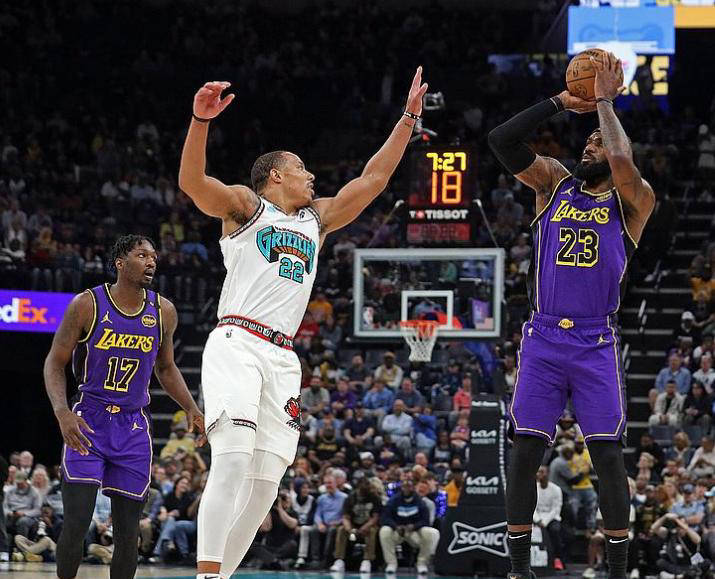 湖人逆转灰熊,詹姆斯独得27分的简单介绍 湖人逆转灰熊,詹姆斯独得27分的简单介绍