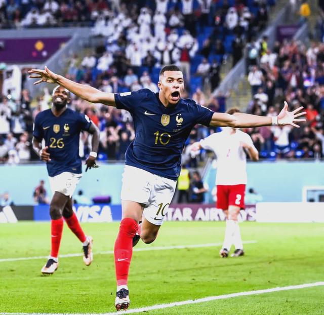 法国冠军赢得胜利,晋级淘汰赛阶段 法国冠军赢得胜利,晋级淘汰赛阶段