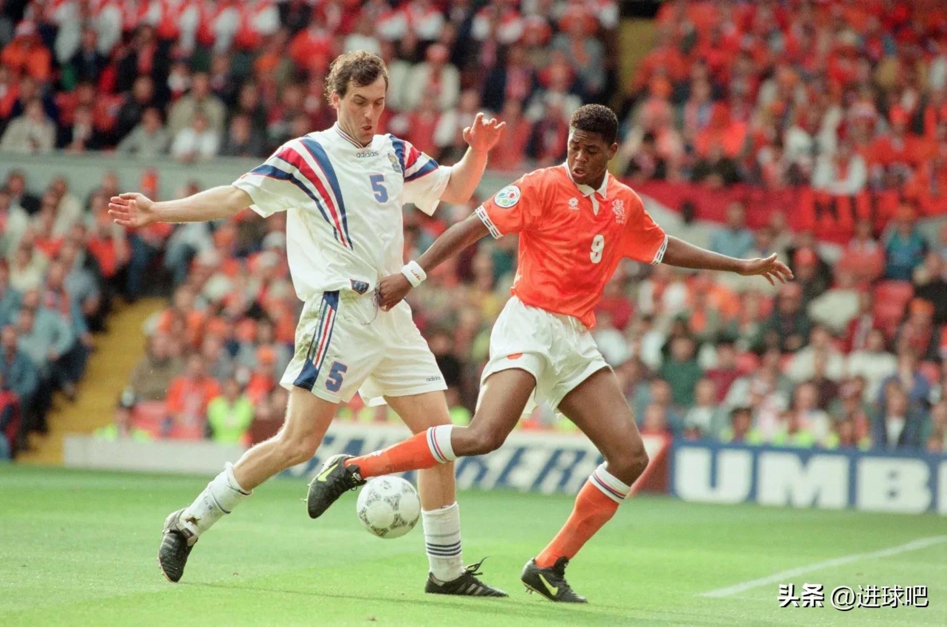 法国冠军赢得胜利,晋级淘汰赛阶段 法国冠军赢得胜利,晋级淘汰赛阶段