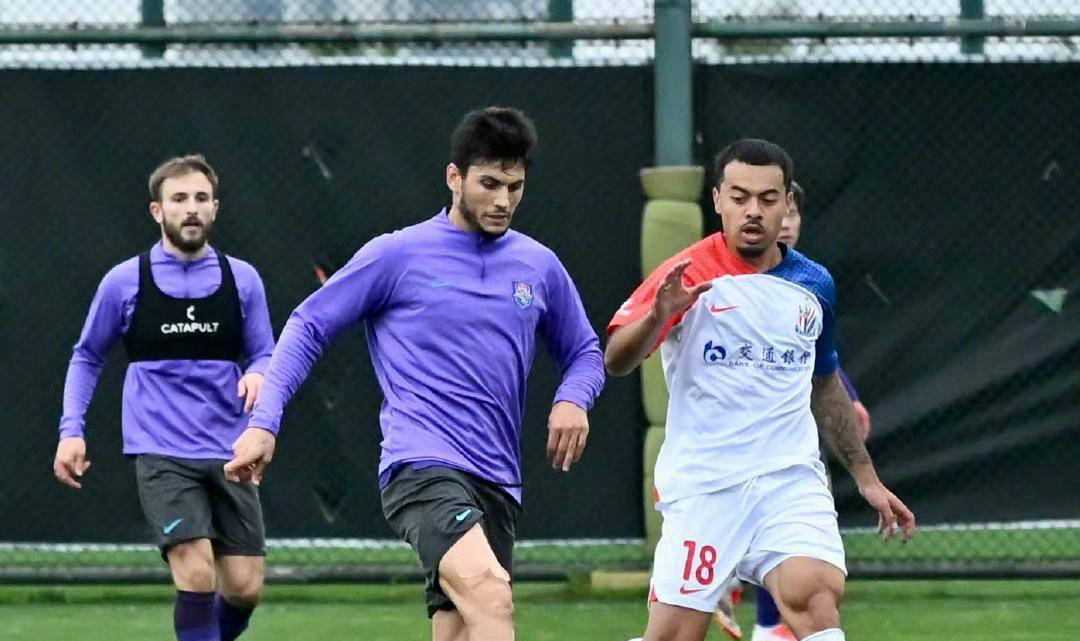 关于赛前新援加盟,教练组安排特别战术备战庆典赛事的信息 关于赛前新援加盟,教练组安排特别战术备战庆典赛事的信息