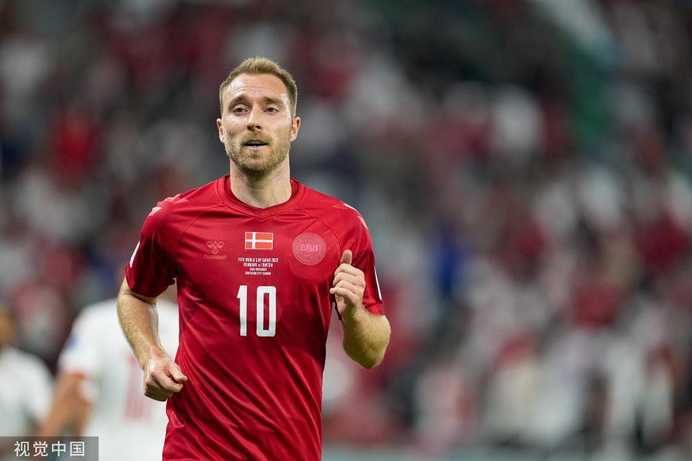 关于阿贾克斯逼平，为出线加油助威的信息